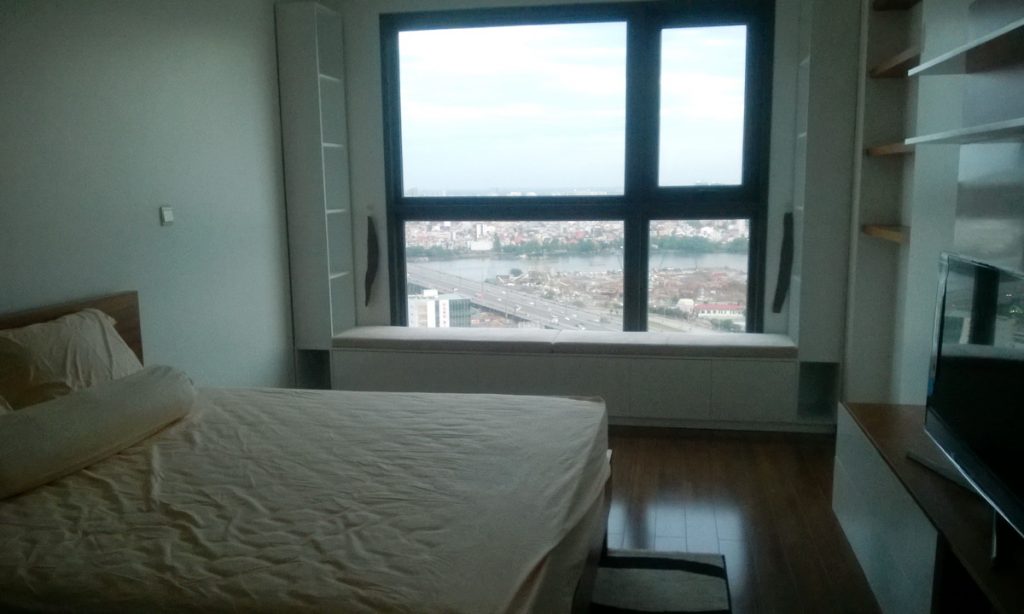 Cho thuê căn hộ Pearl Plaza 3 phòng ngủ tầng 21 thoáng nội thất đẹp