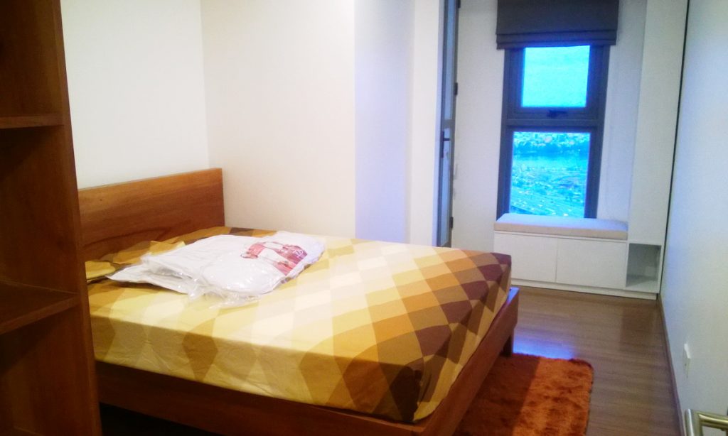 Cho thuê căn hộ Pearl Plaza 3 phòng ngủ tầng 21 thoáng nội thất đẹp