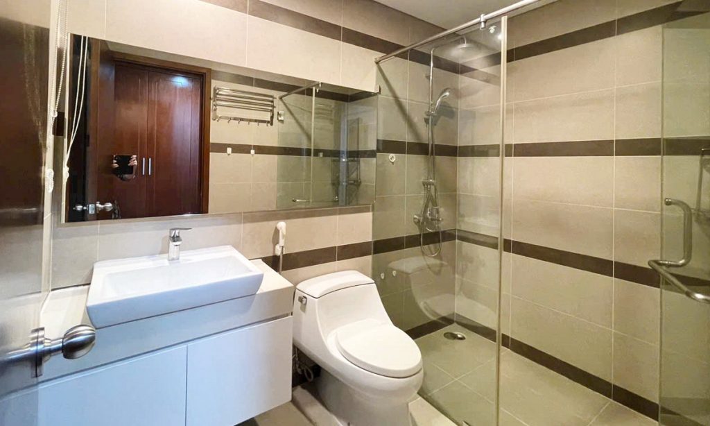 Cho thuê Pearl Plaza Bình Thạnh 2 phòng ngủ view sông lầu cao có nội thất