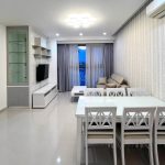 Cho thuê Pearl Plaza 2 phòng ngủ, nội thất cao cấp, mới, lầu cao view đẹp