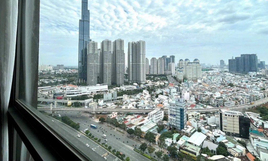 Cho thuê căn hộ Pearl Plaza 3 phòng ngủ view sông L81 lầu cao có nội thất