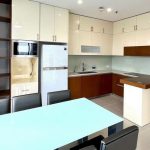 Cho thuê căn hộ Pearl Plaza 3 phòng ngủ view sông L81 lầu cao có nội thất