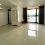Căn hộ Pearl Plaza cho thuê 2 phòng ngủ view Landmark 81 lầu cao nhà trống