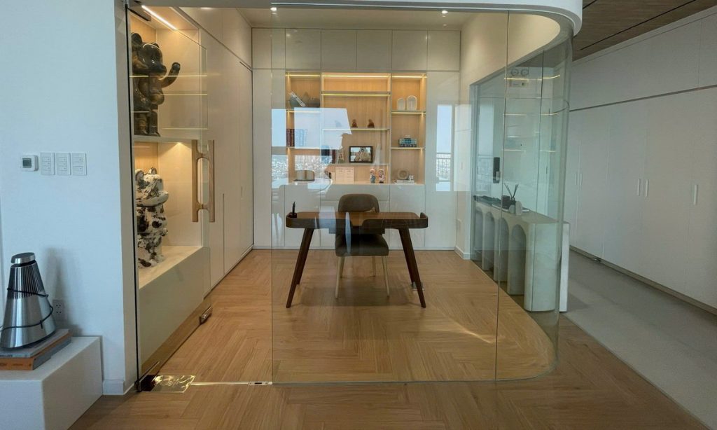 Cho thuê căn hộ penthouse Pearl Plaza 3 phòng ngủ view sông nội thất đẹp