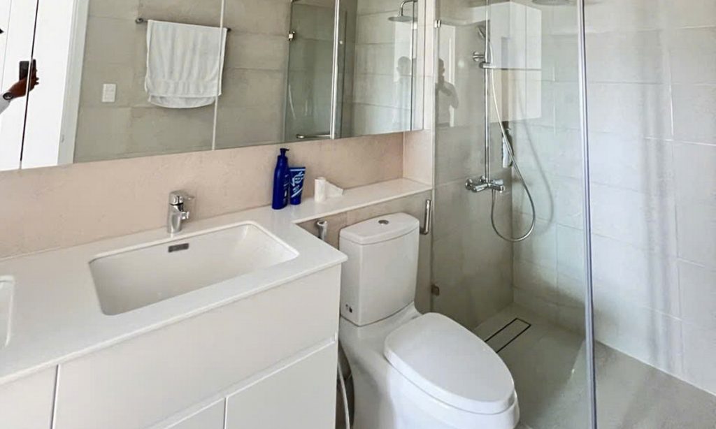 Cho thuê căn hộ penthouse Pearl Plaza 3 phòng ngủ view sông nội thất đẹp