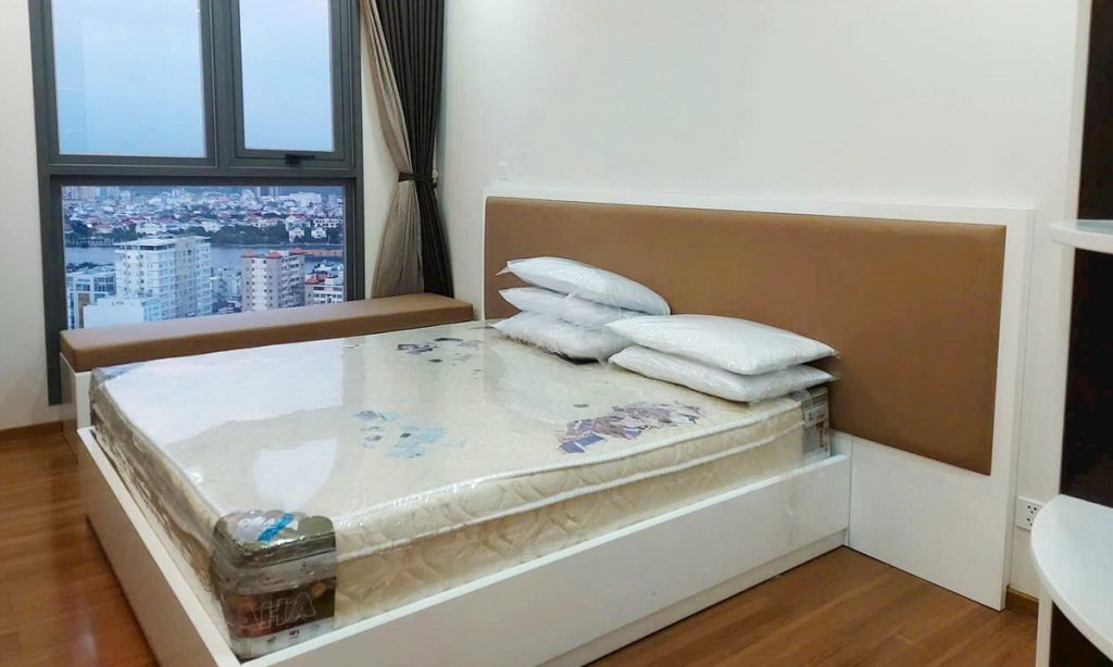 Cho thuê Pearl Plaza Bình Thạnh 2 phòng ngủ view sông lầu cao nội thất full